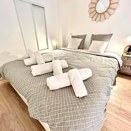 Petit Duplex Centre Proche 3 Min A Pieds *